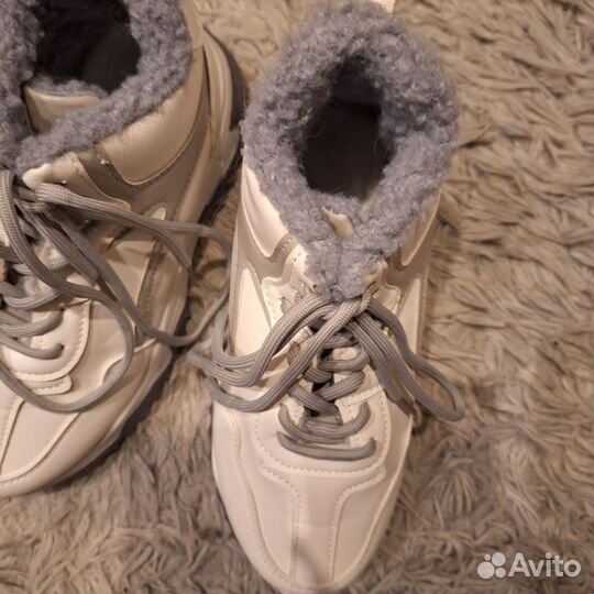 Кроссовки зимние женские