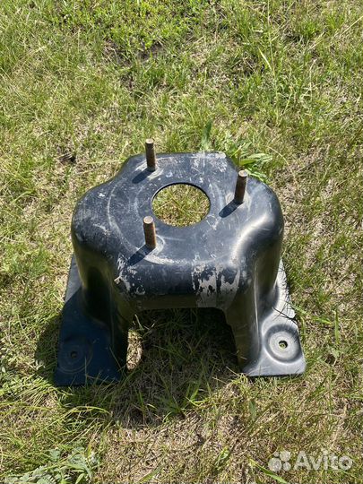 Кронштейн запасного колеса Hummer H3