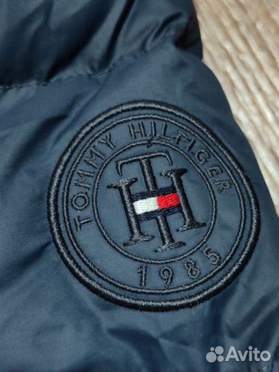 Tommy hilfiger пуховик L