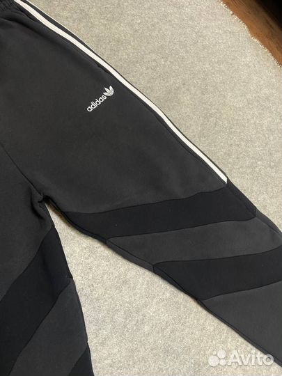 Спортивный костюм Adidas