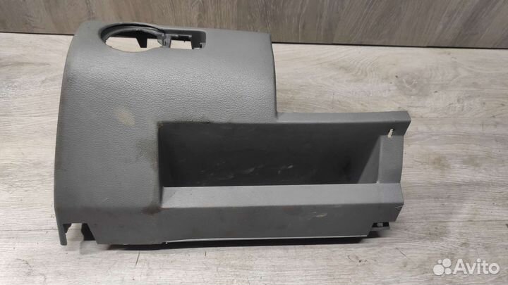 1U1857920 Бардачок Skoda Octavia