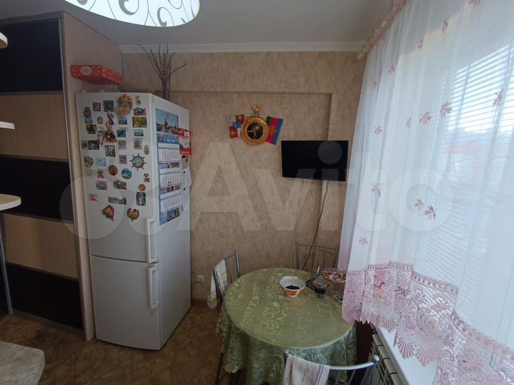 2-к. квартира, 43 м², 1/9 эт.