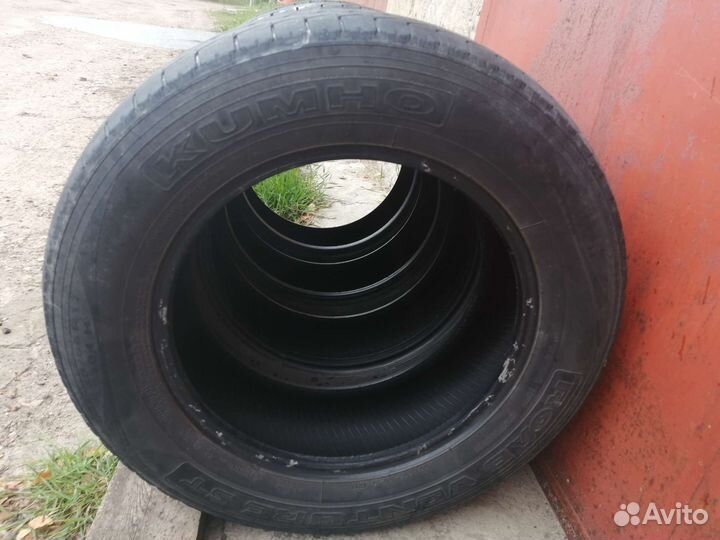 Kumho Road Venture ST KL11 235/65 R17 104H