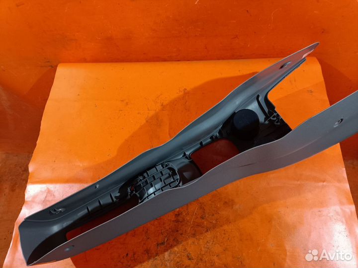 Бардачок на Mazda Demio DY5W