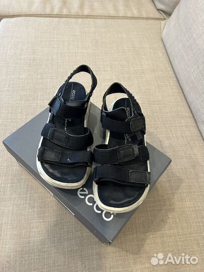 Сандали Ессо