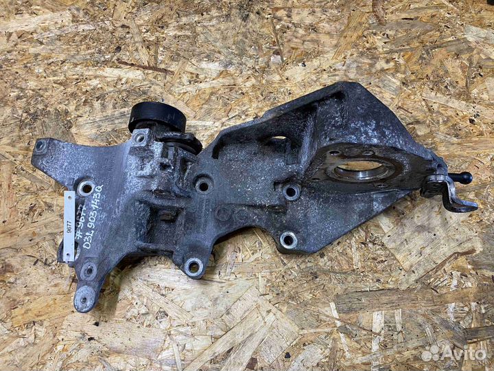 Кронштейн генератора Volkswagen jetta 6 (5C6 2010