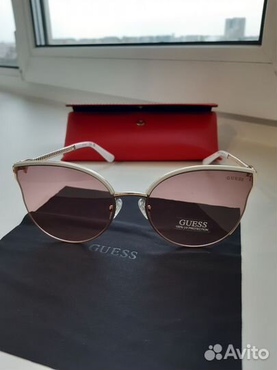 Солнцезащитные очки женские guess