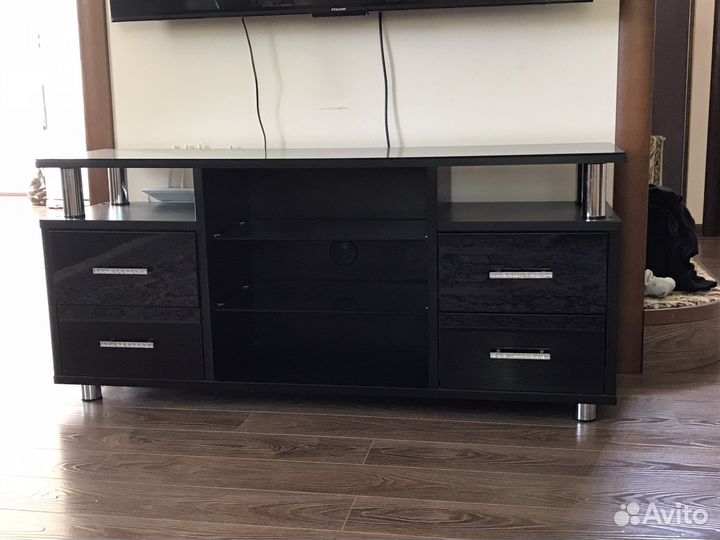 Тумба под телевизор