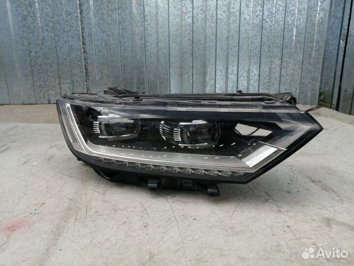 Фара передняя правая Volkswagen Passat 3G2