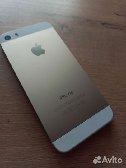 Телефон iPhone 5s