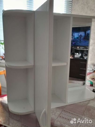 Полка в ванную с зеркалом бу недолго