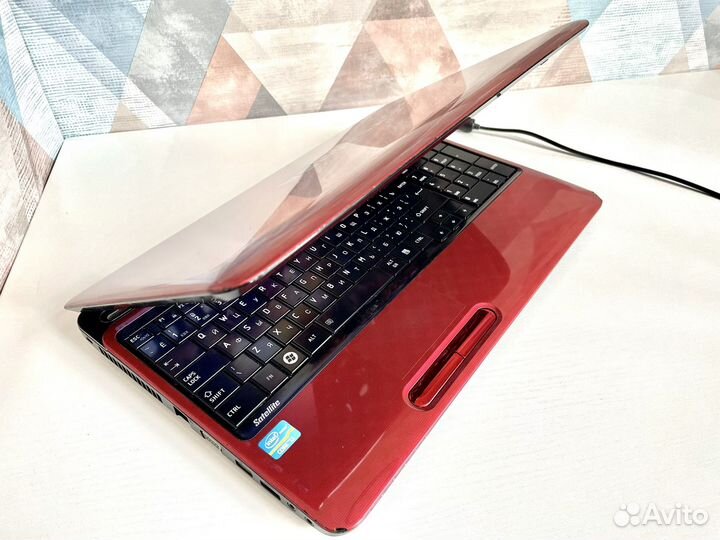 Ноутбук Toshiba Core i3/GeForce GT525M/8Гб озу