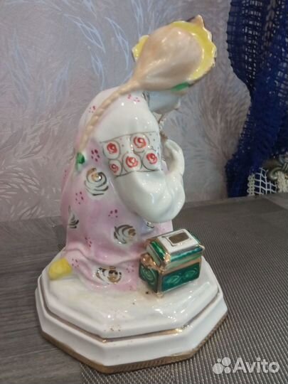 Фарфоровая статуэтка лфз