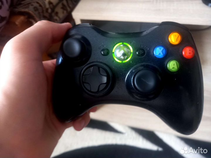 Xbox 360 slim Freeboot прошитый