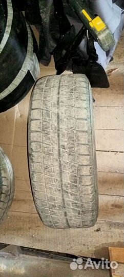 Bridgestone Blizzak Revo2 215/65 R16