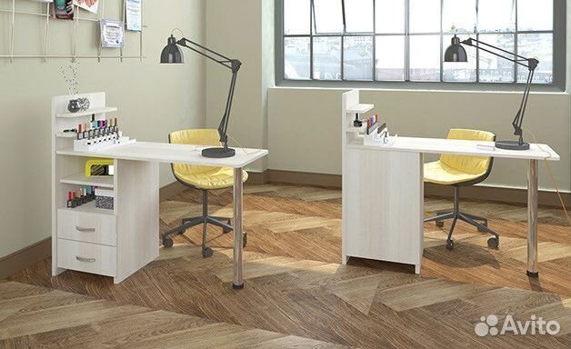 Маникюрный стол