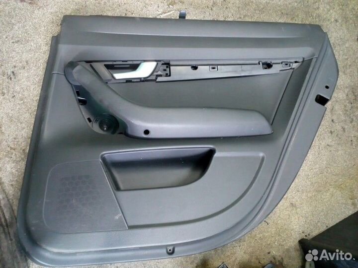 Обшивка двери задней правой Audi A6 C6 AUK 3.2