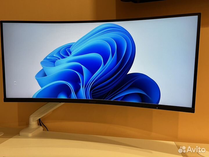 Монитор MSI MAG 4K 100гц VA 34