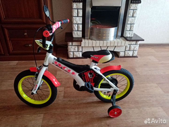 Детский трехколесный велосипед