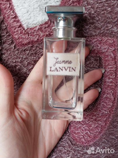 Отдам флаконы из под духов (немного осталось)