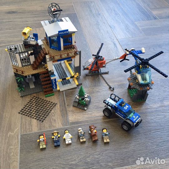 Lego City 60174 Mountain Police Headquarters