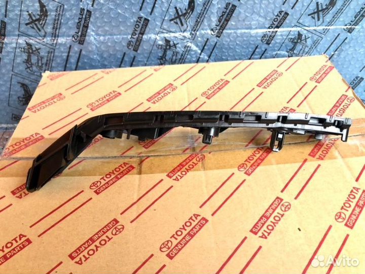 Кронштейн бампера передний правый Toyota Lc Prado