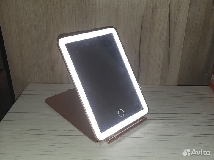 Зеркало с подсветкой настольное