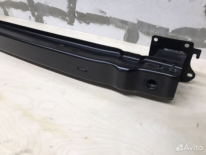 Усилитель заднего бампера Passat B8