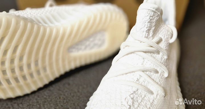 Кроссовки Adidas Yeezy boost Белые