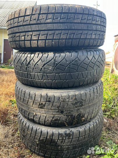 Bridgestone Blizzak Revo1 215/65 R16 98T