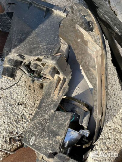 Фара передняя правая