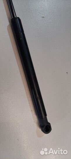 Амортизатор стекла багажника (Chevrolet Captiva)