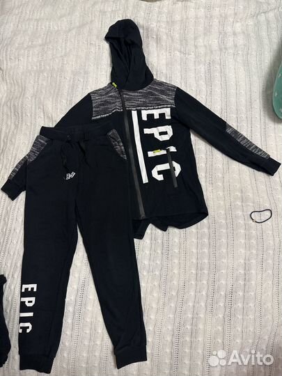Продам спортивный костюм спортивный