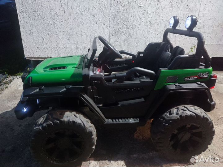 Детский электромобиль RiverToys Jeep C555CC