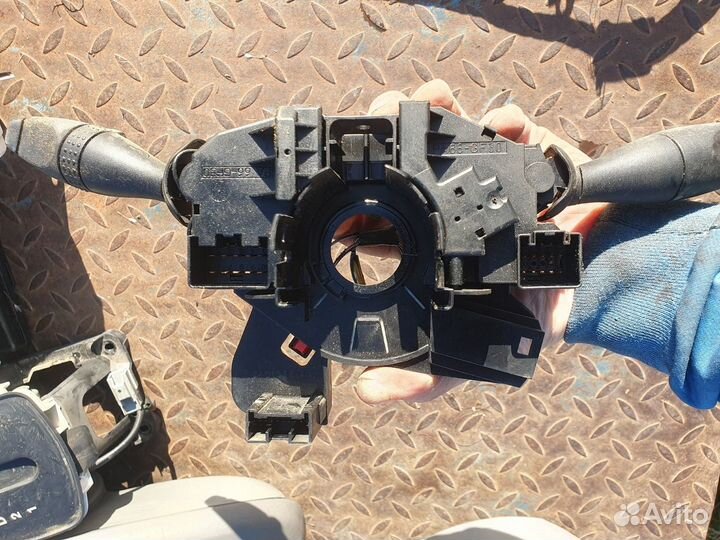 Ford Focus1 блок подрулевых переключателей в сборе