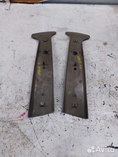 Накладка средней стойки верхняя Mercuri Sable 2