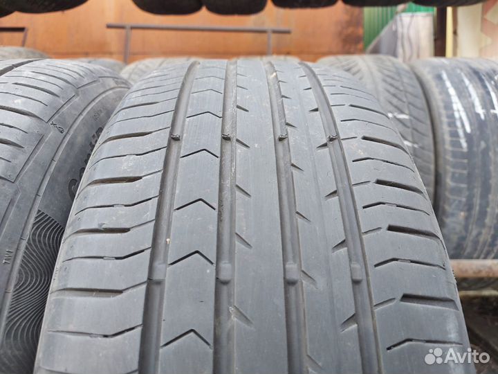 Continental ContiPremiumContact 5 215/55 R17 94V