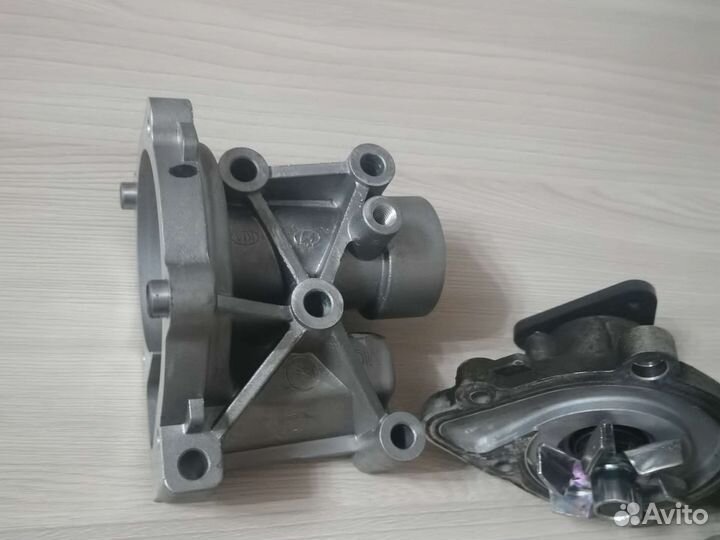 Водяная помпа на sportage 3