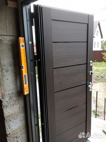 Установка-монтаж дверей, укладка ламината