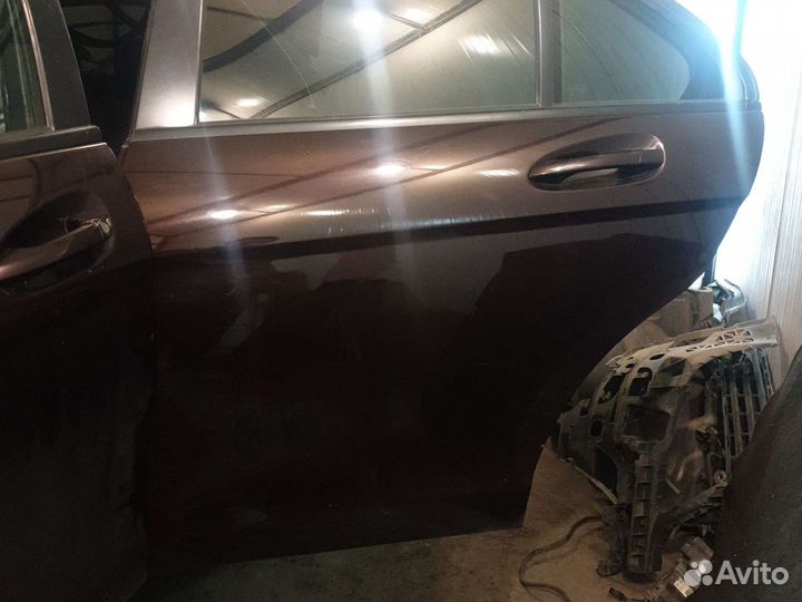 Задняя левая дверь в сборе мерседес w204