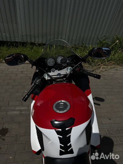 Yamaha yzf 1000 r