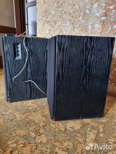 Колонки Edifier R2800