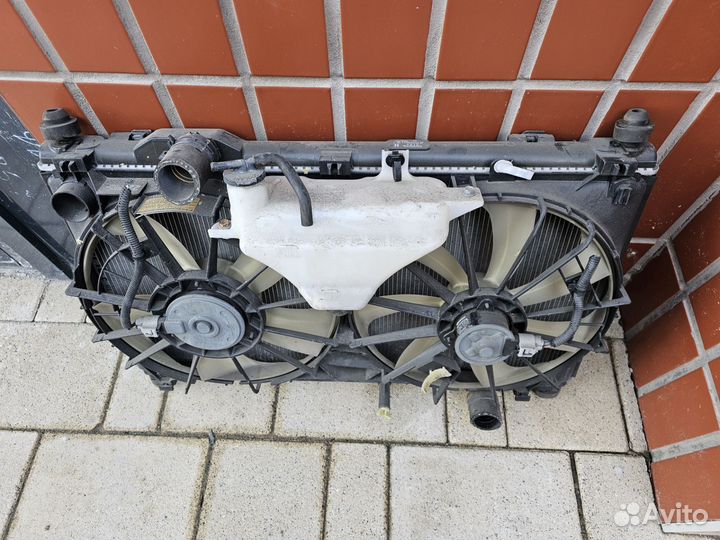 Lexus IS350 кассета радиаторов с вентиляторами