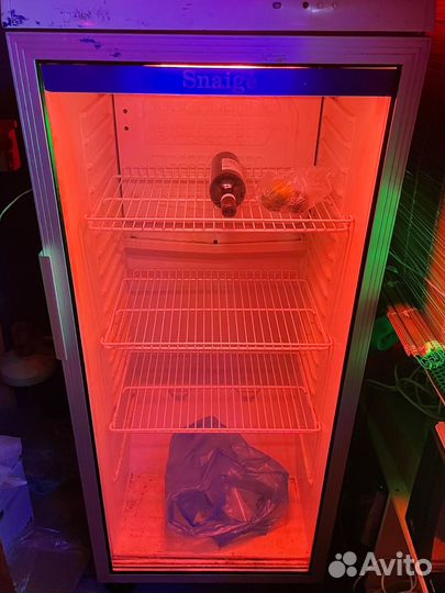 Холодильный шкаф