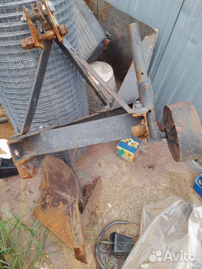 Плуг на мини трактор