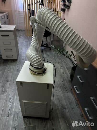 Вытяжка для маникюра и педикюра бу