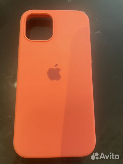 Чехлы для iPhone 12