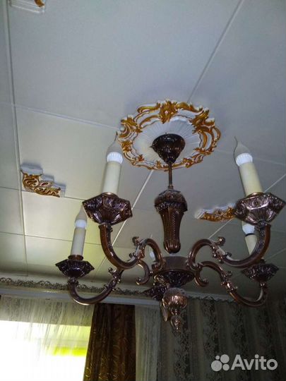 Продам люстру