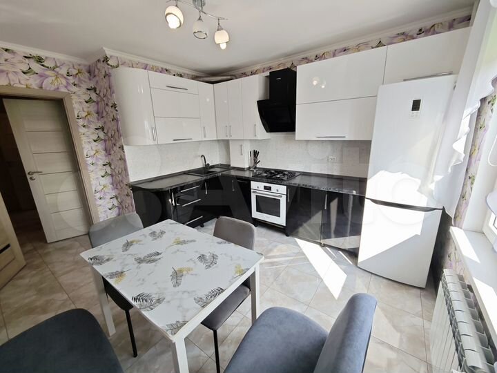 2-к. квартира, 72,3 м², 7/10 эт.