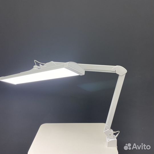 Бестеневая лампа Litty Pro на струбцине